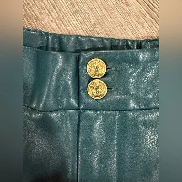 Chicos Fly Front Faux Leather Wide Leg Cropped Pant - Picture 6 of 8